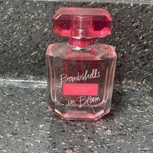 Victoria’s Secret Bombshells in bloom perfume